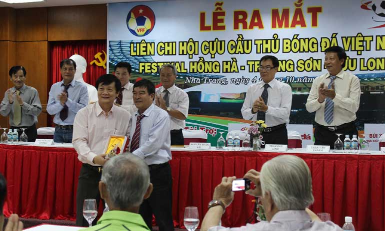 Ra mắt Liên chi hội Cựu cầu thủ bóng đá Việt Nam và festival Hồng Hà - Trường Sơn - Cửu Long 2014